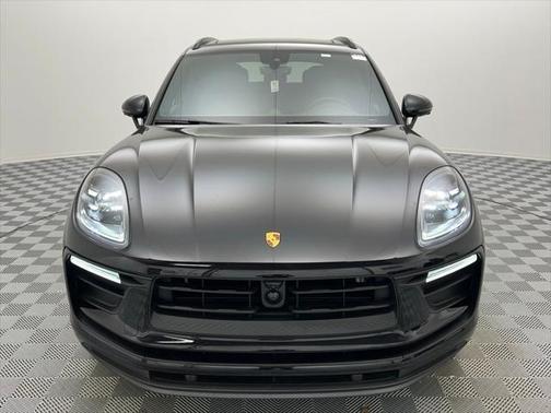2022 Porsche Macan Base