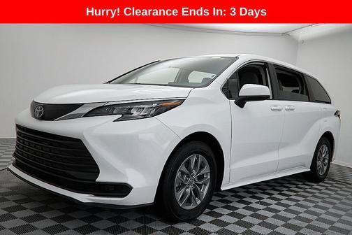 2024 Toyota Sienna LE
