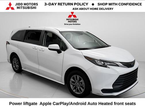 2024 Toyota Sienna LE