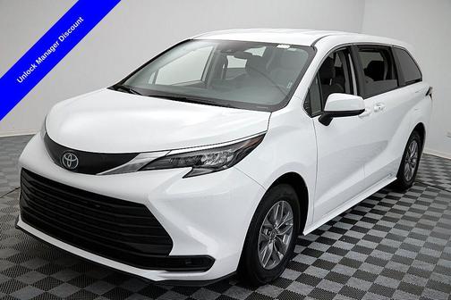 2024 Toyota Sienna LE