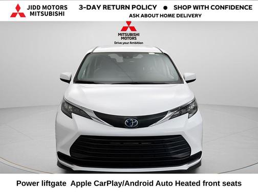 2024 Toyota Sienna LE