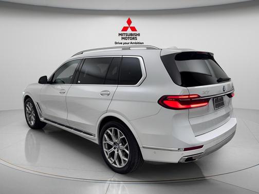 White 2025 BMW X7 xDrive40i