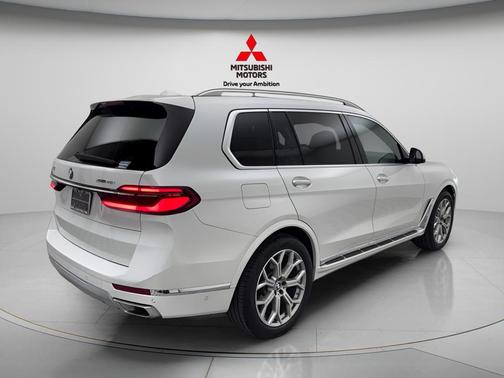 White 2025 BMW X7 xDrive40i