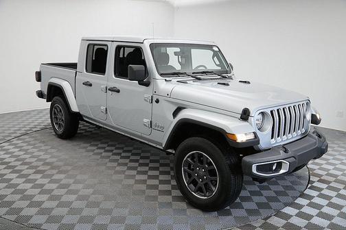 2023 Jeep Gladiator Overland