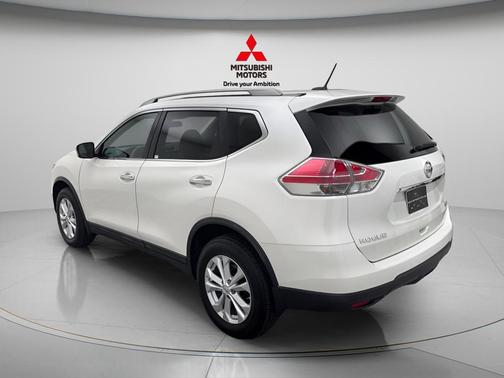 Pearl White 2015 Nissan Rogue SV