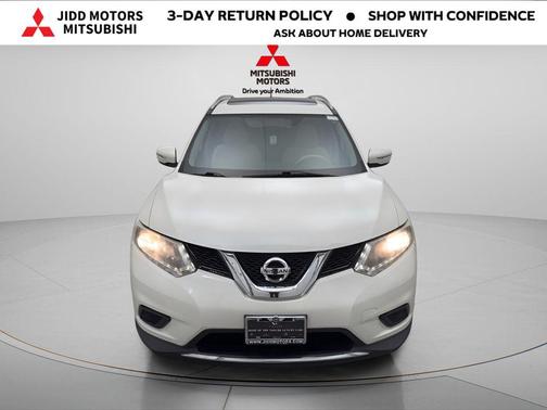 Pearl White 2015 Nissan Rogue SV