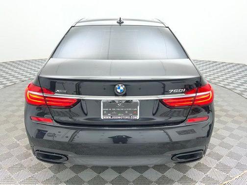 2018 BMW 750 i xDrive