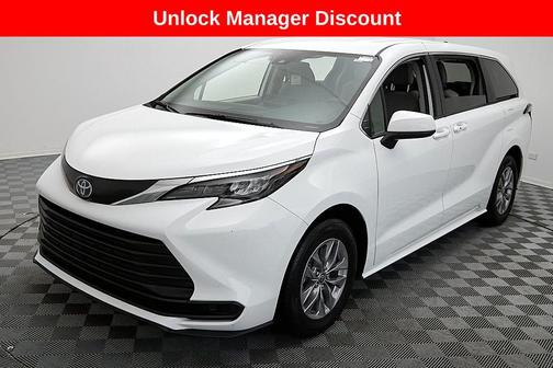 2024 Toyota Sienna LE