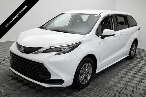 2024 Toyota Sienna LE