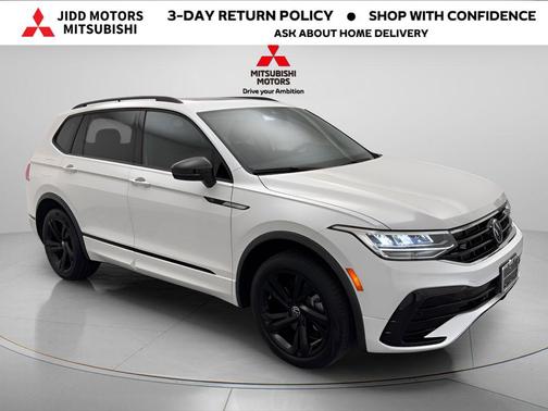 Opal White Pearl 2024 Volkswagen Tiguan 2.0T SE R-Line Black 4MOTION