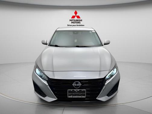 Brilliant Silver Metallic 2023 Nissan Altima 2.5 SV