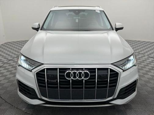 2023 Audi Q7 55 Premium Plus
