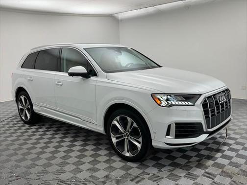 2023 Audi Q7 55 Premium Plus