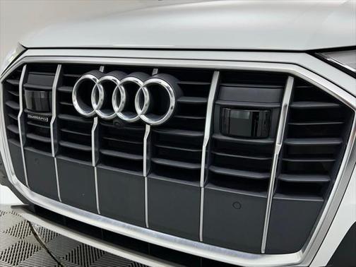 2023 Audi Q7 55 Premium Plus