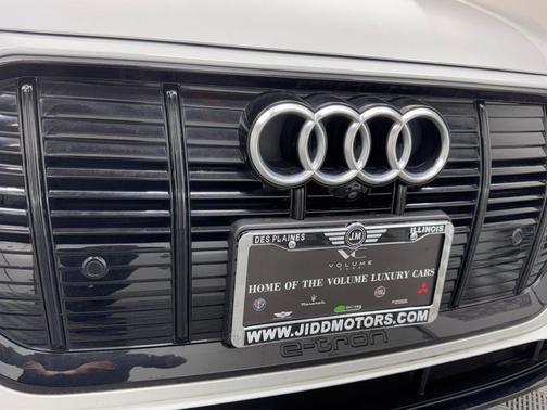 2022 Audi e-tron Premium