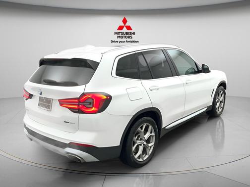 White 2024 BMW X3 xDrive30i