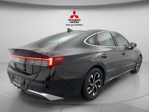 Abyss Black 2025 Hyundai SONATA SEL