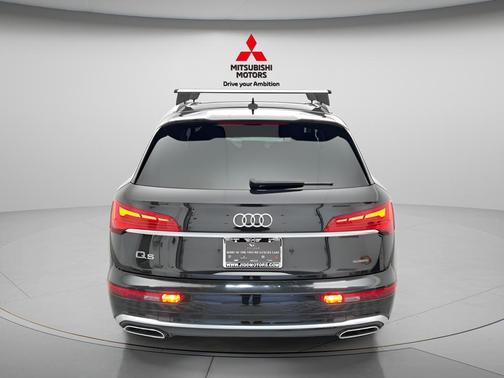 Mythos Black Metallic 2024 Audi Q5 45 S line Premium Plus