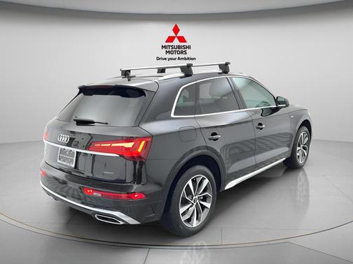 Mythos Black Metallic 2024 Audi Q5 45 S line Premium Plus