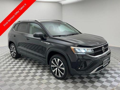 2024 Volkswagen Taos SE FWD