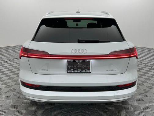 2021 Audi e-tron Premium Plus