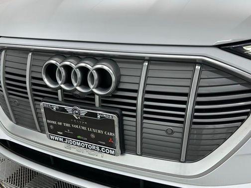 2021 Audi e-tron Premium Plus