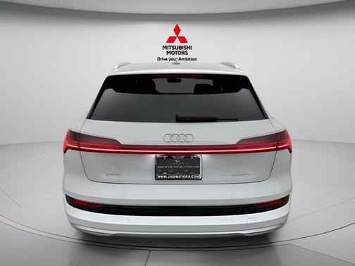 Glacier White 2021 Audi e-tron Premium Plus