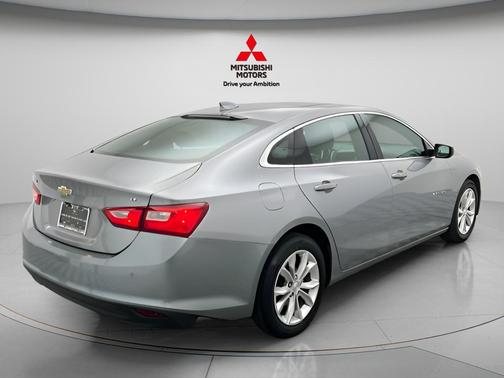 Sterling Gray Metallic 2024 Chevrolet Malibu FWD 1LT