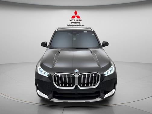 Black Sapphire Metallic 2025 BMW X1 xDrive28i