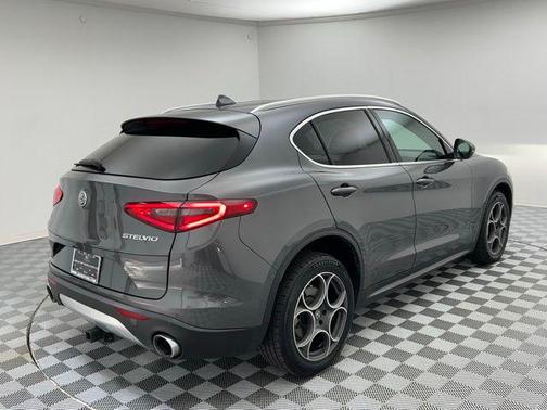 2018 Alfa Romeo Stelvio Base