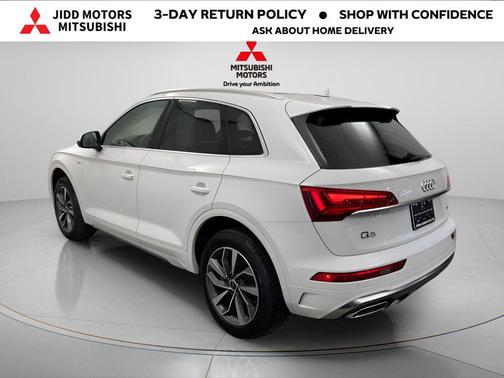 White 2024 Audi Q5 45 S line Premium Plus