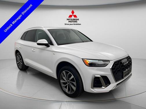 White 2024 Audi Q5 45 S line Premium Plus