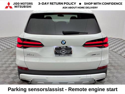Mineral White Metallic 2025 BMW X5 xDrive40i