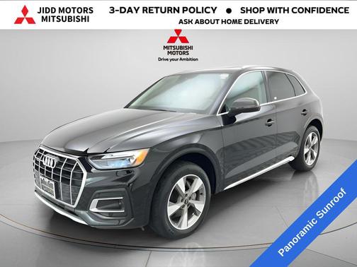 Mythos Black Metallic 2023 Audi Q5 40 Premium