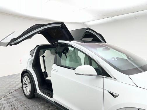 2021 Tesla Model X Long Range Dual Motor All-Wheel Drive