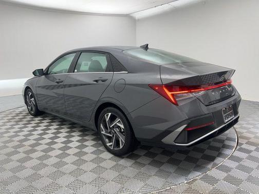 2025 Hyundai ELANTRA SEL