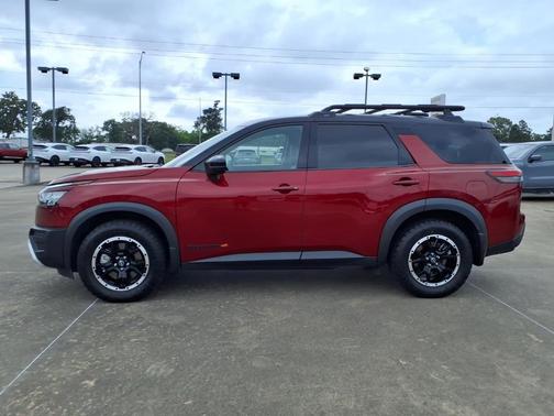 2t Red Blk Roof 2024 Nissan Pathfinder Rock Creek