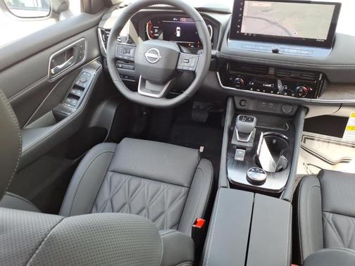 2t Chpn Blk Roo 2026 Nissan Rogue Platinum