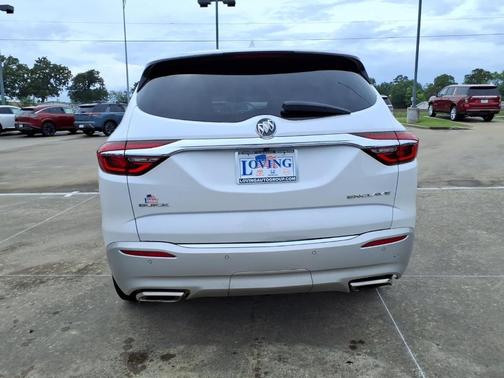 White Frost Tri-Coat 2018 Buick Enclave Essence