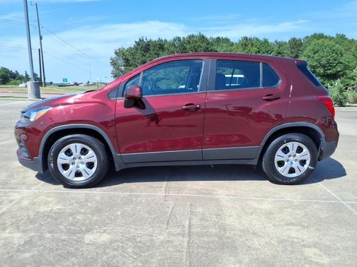 Crimson 2017 Chevrolet Trax LS