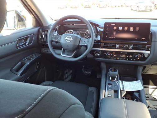 Glacier White 2026 Nissan Pathfinder SV