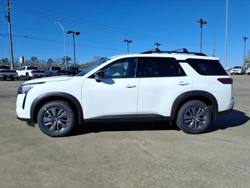 Glacier White 2026 Nissan Pathfinder SV