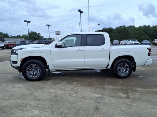 Glacier White 2026 Nissan Frontier SV