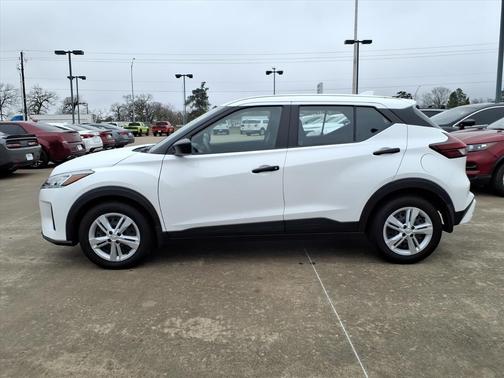 2023 Nissan Kicks S