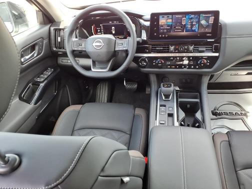 Pearl 2026 Nissan Pathfinder Platinum