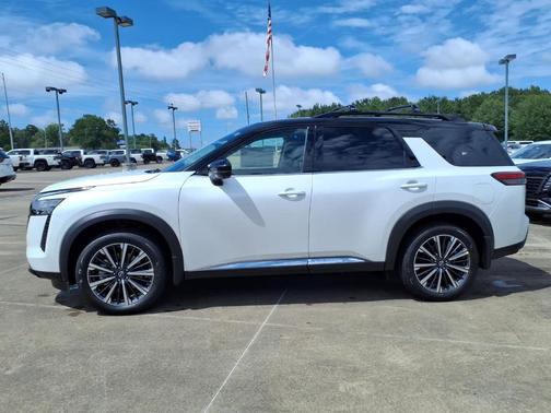 Pearl 2026 Nissan Pathfinder Platinum