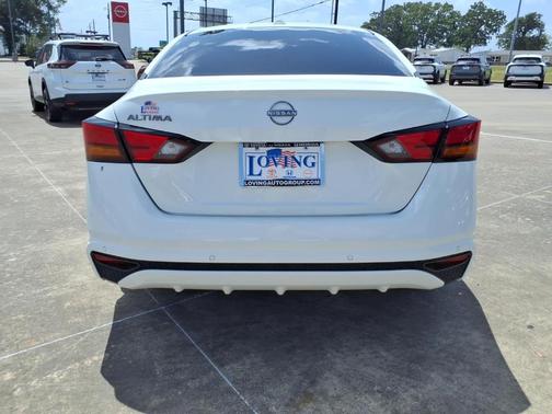 Glacier White 2025 Nissan Altima SV