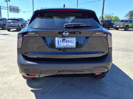 Super Black 2026 Nissan Kicks SV