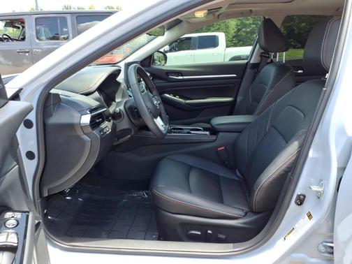 Gray Sky Pearl 2024 Nissan Altima 2.5 SR