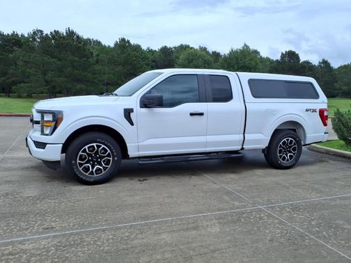 Oxford White 2023 Ford F-150